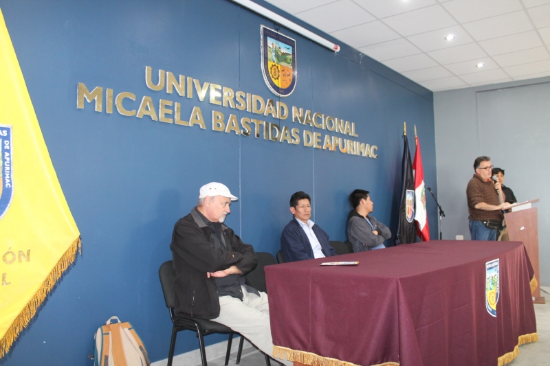 Con éxito se viene desarrollando el &quot;Diálogo con Raúl Zibechi &quot;en la UNAMBA
