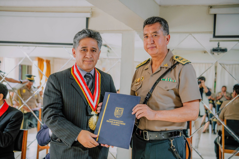 Rector de la UNAMBA participa en ceremonia de asunción del nuevo jefe de la Región Policial de Apurímac Gral. PNP Edson Hernán Cerrón Lazo
