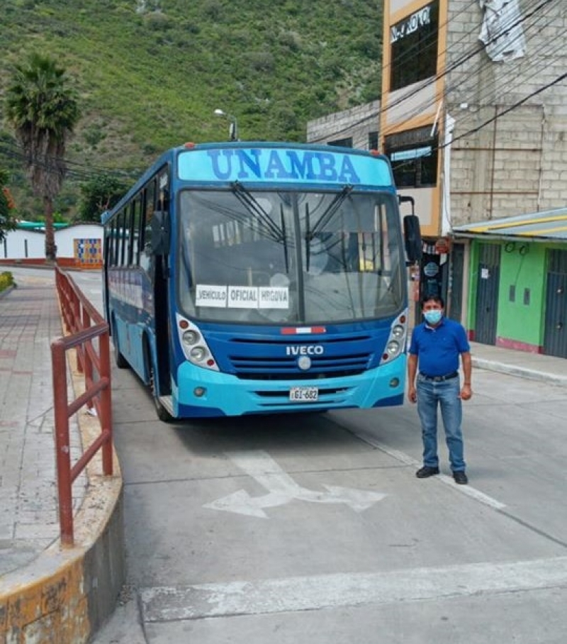 UNAMBA BRINDA SERVICIO CON BUS UNIVERSITARIO PARA TRASLADO DE PERSONAL DE SALUD PARA LUCHAR CONTRA EL COVID 19