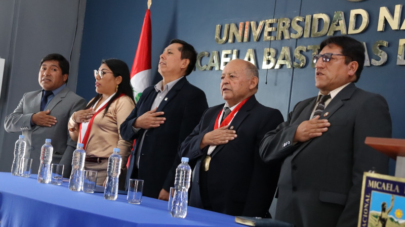 Congresistas apurimeños que impulsaron la ley de creación de la Facultad de Medicina Humana fueron reconocidos por autoridades de la UNAMBA