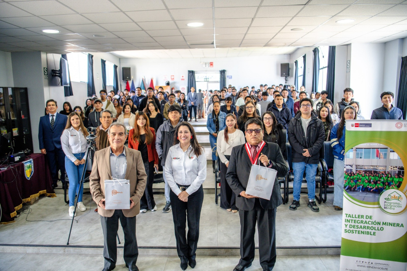 Con éxito se desarrolló el curso taller “Integración Minera y Desarrollo Sostenible” en la UNAMBA