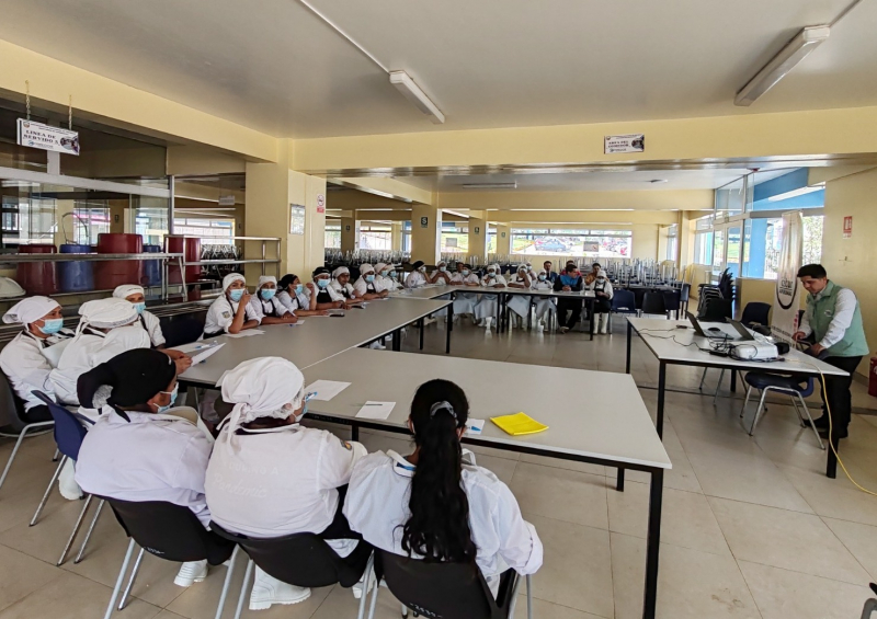 DIRCETUR Apurímac realizó curso de buenas prácticas de manufactura dirigido al personal de Comedor Universitario de la UNAMBA