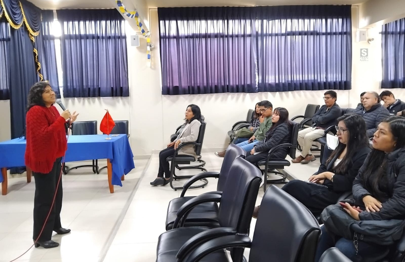 Docentes del programa propedéutico o nivelación 2025-I reciben charlas de orientación
