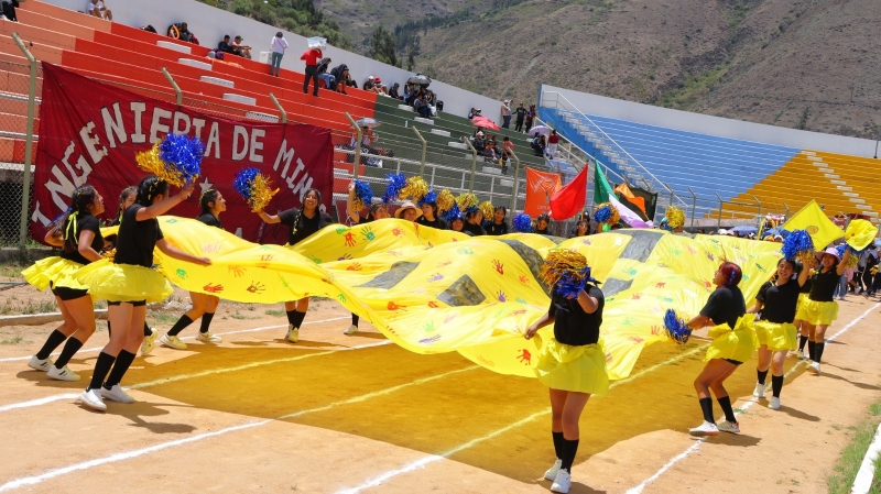 UNAMBA inaugura Olimpiadas Universitarias 2023 con colorido pasacalle