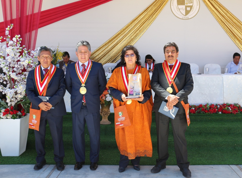 Rector de la UNAMBA participa en aniversario e inauguración de nuevos pabellones de la Universidad Nacional Autónoma de Huanta