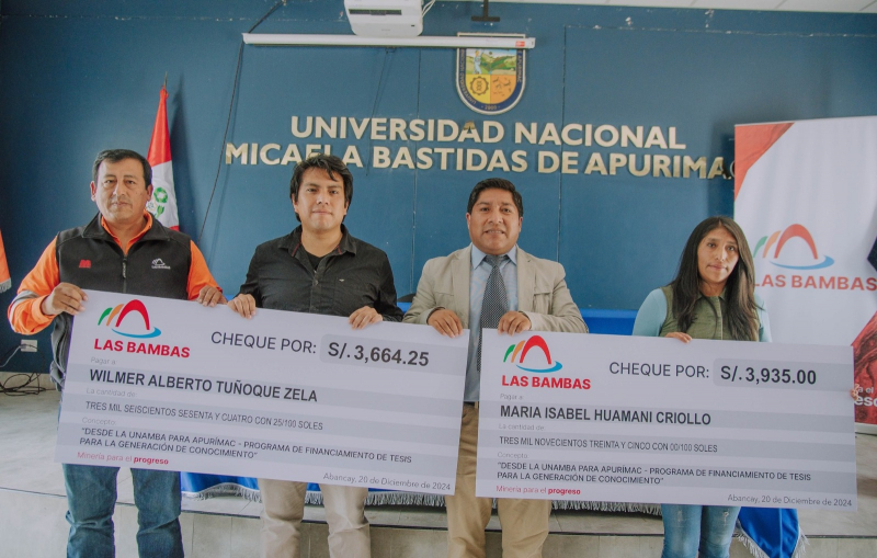 UNAMBA y minera Las Bambas entregan último bono económico para financiamiento de tesis