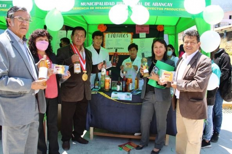 Escuela profesional de Ingeniería Agroindustrial realiza feria de productos agroindustriales como antesala de su XX aniversario