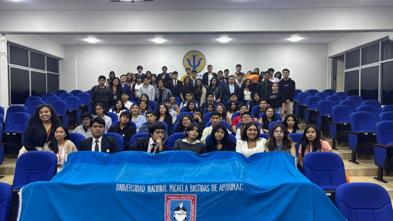 Estudiantes de la UNAMBA participan en el IX Macrocoloquio de Estudiantes de Ciencia Política en Lima