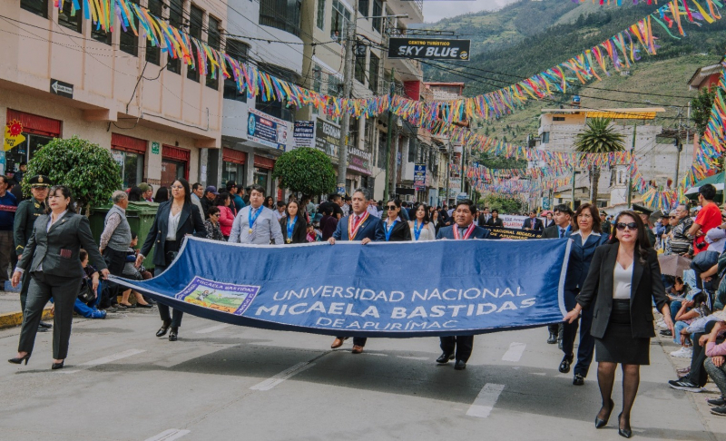 UNAMBA presente en Santa Misa y desfile cívico por los 152 años de Apurímac