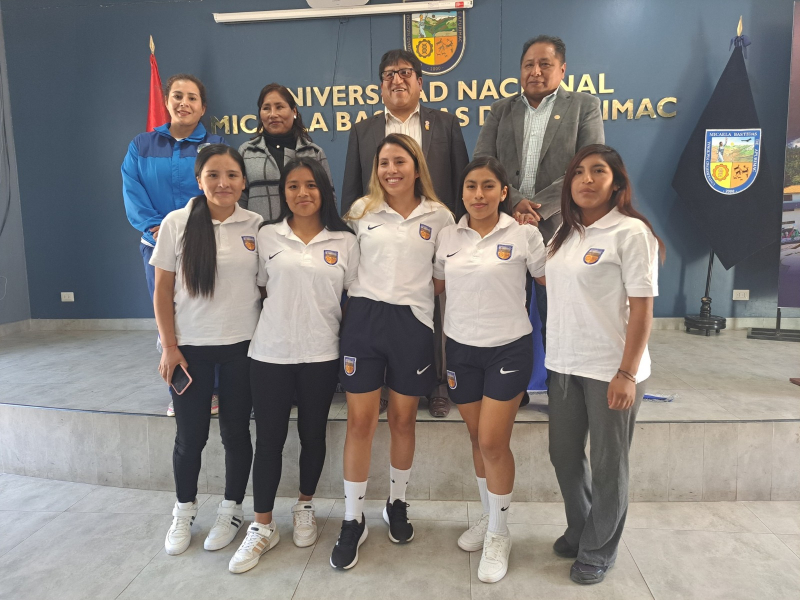 Reconocimiento a deportistas destacados de la UNAMBA