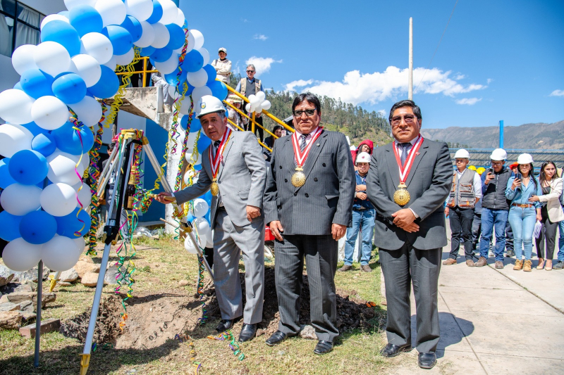 SE HARÁ REALIDAD LA CONSTRUCCIÓN DEL MINI COLISEO - CENTRO CULTURAL Y DEPORTIVO DE LA UNAMBA