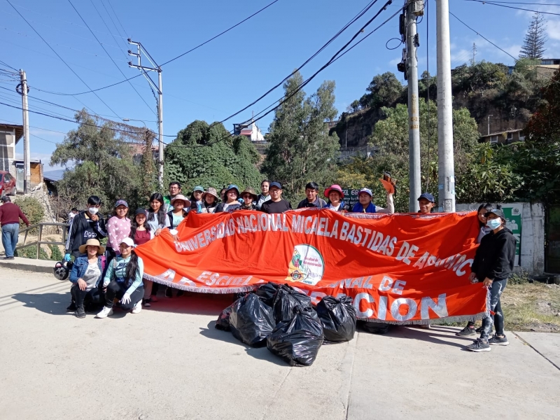 Estudiantes de la UNAMBA realizaron jornada de limpieza del río Mariño