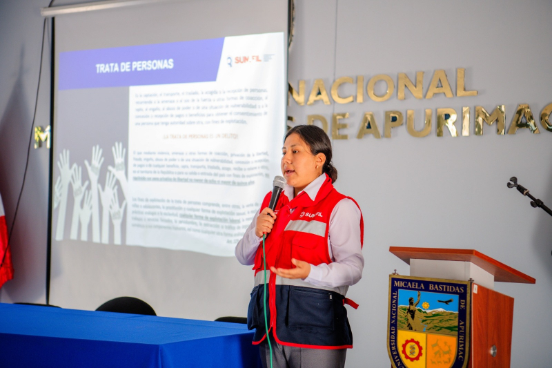 Estudiantes de la UNAMBA participan en curso taller “Jóvenes informados, jóvenes protegidos: Trata de personas”