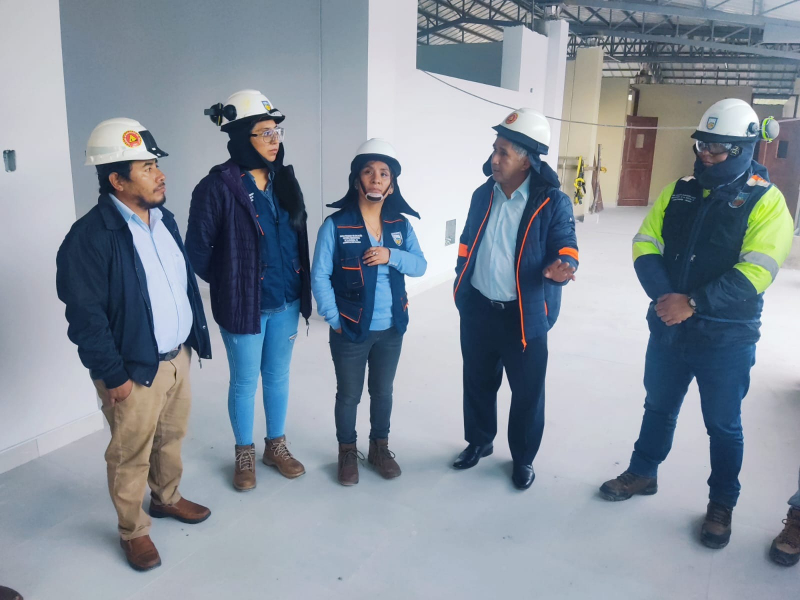 Rector de la UNAMBA inspecciona avance de obra en la Unidad de Posgrado de la Facultad de Administración