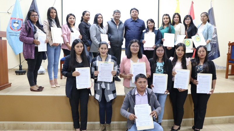 Egresados de la UNAMBA nombrados en la carrera publica magisterial recibieron homenaje