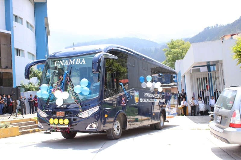 UNAMBA: llegaron dos nuevas unidades vehiculares para servicio de los estudiantes
