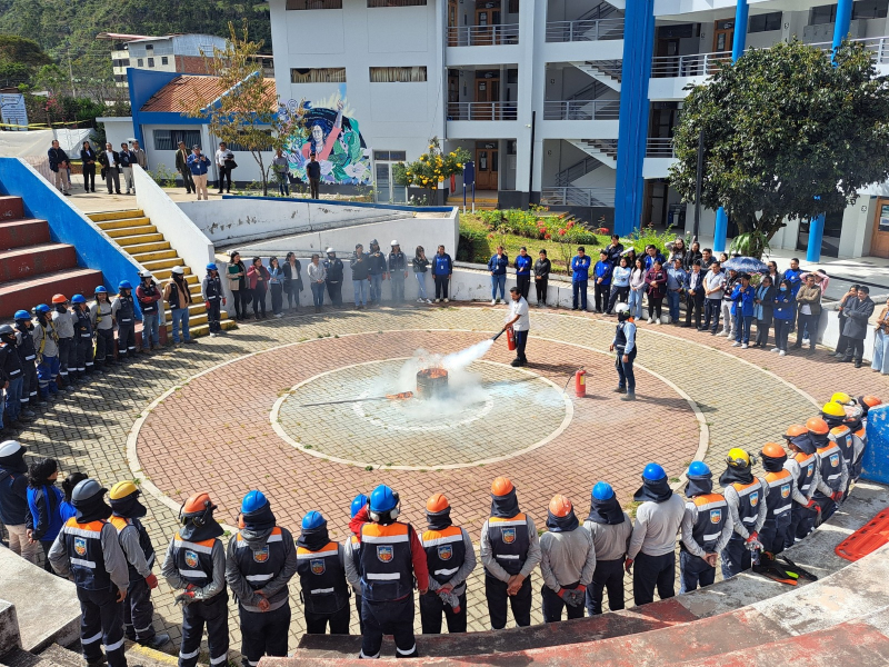 Comunidad universitaria de la UNAMBA participa en Simulacro nacional Multipeligro