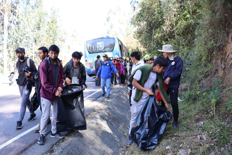 UNAMBA participó activamente en la Gran Jornada Cívica de Limpieza de la Panamericana Sur – ruta Tamburco - Curahuasi