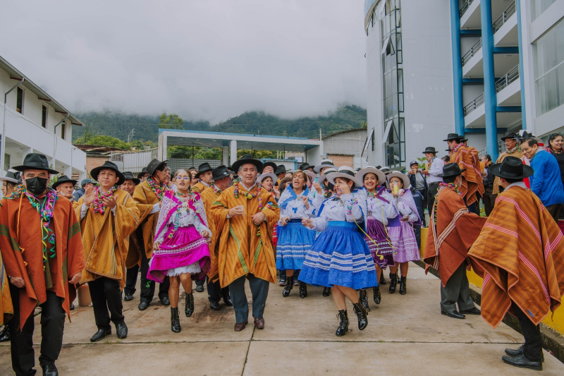 UNAMBA presente en Festividad de Compadres del Carnaval Abanquino 2025