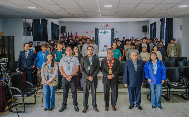 Importante charla “Fiscalización ambiental en el Perú y fortalecimiento de capacidades” se desarrolla en la UNAMBA