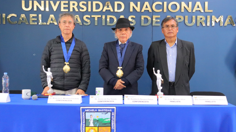 Con éxito se realizó la conferencia magistral “La ciencia e investigación en la universidad peruana” y “Filosofía y política de la educación universitaria”