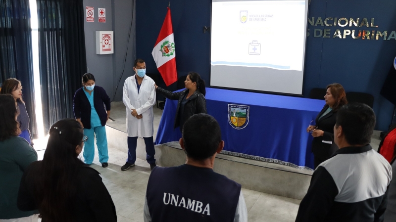 Personal administrativo recibe se capacita en primeros auxilios