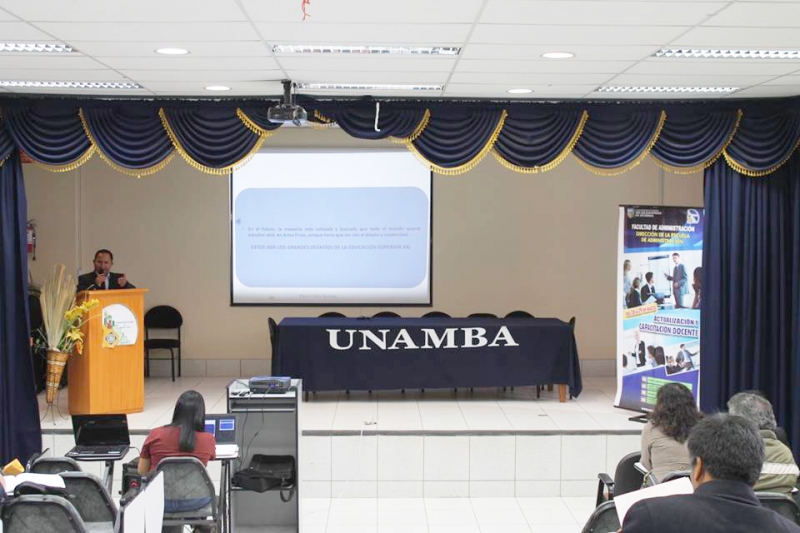 Con éxito se viene desarrollando el Taller de Actualización y Capacitación Docente de la Facultad de Administración de la UNAMBA.