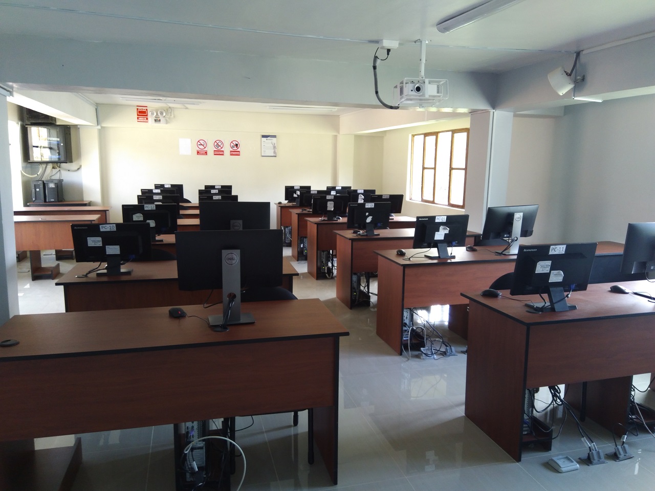 Laboratorio de
Cómputo.
