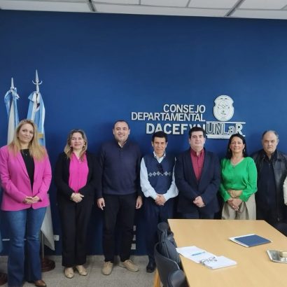 𝗗𝗼𝗰𝗲𝗻𝘁𝗲 𝗱𝗲 𝗹𝗮 𝗨𝗡𝗔𝗠𝗕𝗔 𝗿𝗲𝗮𝗹𝗶𝘇𝗮 𝗽𝗮𝘀𝗮𝗻𝘁𝗶́𝗮 𝗮𝗰𝗮𝗱𝗲́𝗺𝗶𝗰𝗮 𝗲𝗻 𝗹𝗮 𝗨𝗻𝗶𝘃𝗲𝗿𝘀𝗶𝗱𝗮𝗱 𝗡𝗮𝗰𝗶𝗼𝗻𝗮𝗹 𝗱𝗲 𝗹𝗮 𝗥𝗶𝗼𝗷𝗮 𝗲𝗻 𝗔𝗿𝗴𝗲𝗻𝘁𝗶𝗻𝗮