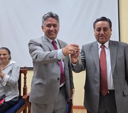 𝐑𝐞𝐜𝐭𝐨𝐫 𝐝𝐞 𝐥𝐚 𝐔𝐍𝐀𝐌𝐁𝐀 𝐫𝐞𝐚𝐥𝐢𝐳𝐚 𝐥𝐚 𝐞𝐧𝐭𝐫𝐞𝐠𝐚 𝐨𝐟𝐢𝐜𝐢𝐚𝐥 𝐝𝐞𝐥 𝐦𝐚𝐧𝐭𝐞𝐧𝐢𝐦𝐢𝐞𝐧𝐭𝐨 𝐝𝐞𝐥 𝐚𝐮𝐝𝐢𝐭𝐨𝐫𝐢𝐨 𝐝𝐞 𝐥𝐚 𝐅𝐚𝐜𝐮𝐥𝐭𝐚𝐝 𝐝𝐞 𝐄𝐝𝐮𝐜𝐚𝐜𝐢𝐨́𝐧 𝐲 𝐂𝐢𝐞𝐧𝐜𝐢𝐚𝐬 𝐒𝐨𝐜𝐢𝐚𝐥𝐞𝐬